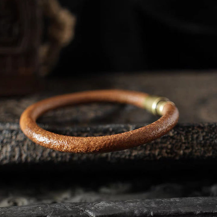 Kupfer Magnetisch Armband mit goldenem Verschluss auf Stein elegant