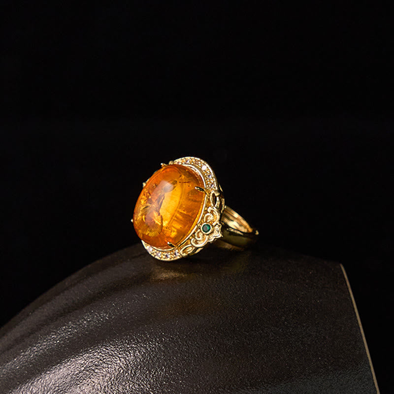Ring Bernstein Blume Taubenmuster – Goldener Filigran Ring mit Bernstein Cabochon Klarheit