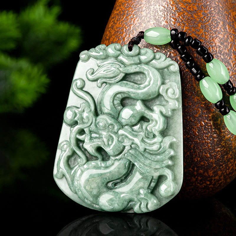 Jade Anhänger Drache Schutz Grün Schmuck