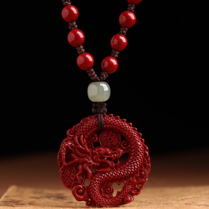 Zinnober Drachen Anhänger Armband Rot Natur Flachaufnahme Schmuck Tradition