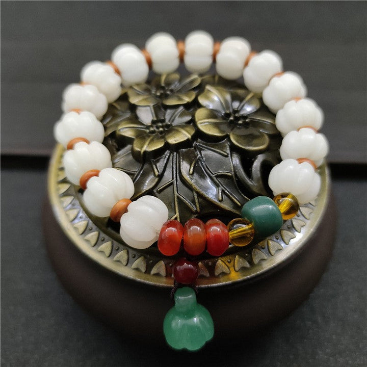 Armband Bodhi weiße Perlen rote Achat grüne Jade Natursteine