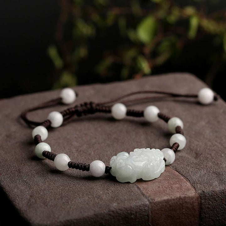 Jade Pixiu Armband mit weißen Perlen und schwarzer Kordel Glück.
