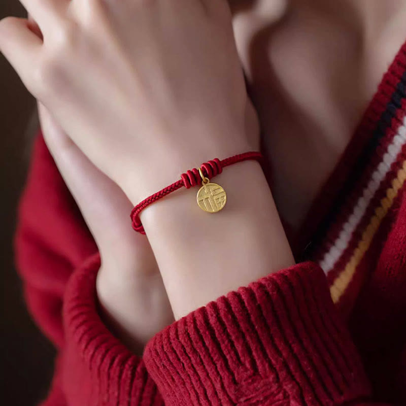 Rotes Armband Fu-Zeichen – Glück & Frieden goldener Anhänger Handgelenk elegant