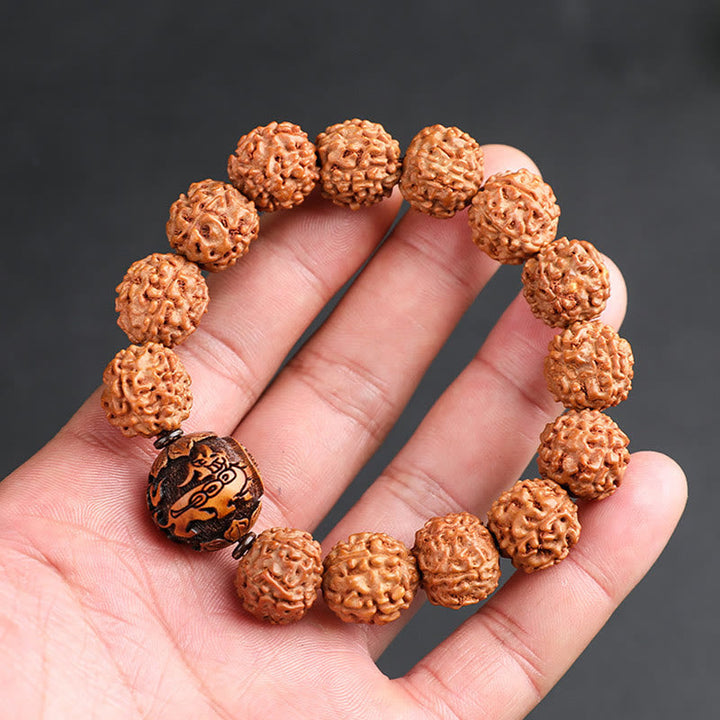 Armband Kupfer Bodhi Pixiu am Handgelenk mit strukturierten Perlen