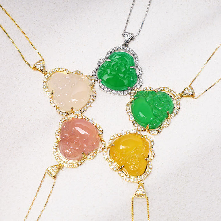 Jade Buddha Anhänger in Grün, Creme, Rosa und Gelbton mit Diamanten.
