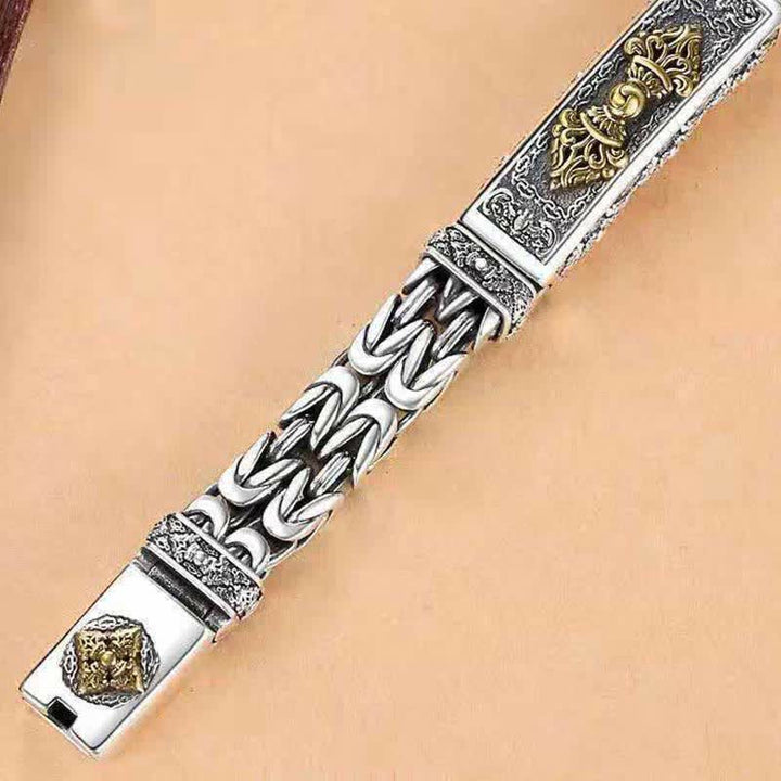 Armband Vajra Dorje Kupfer mit silbernen Verzierungen elegant präsentiert.