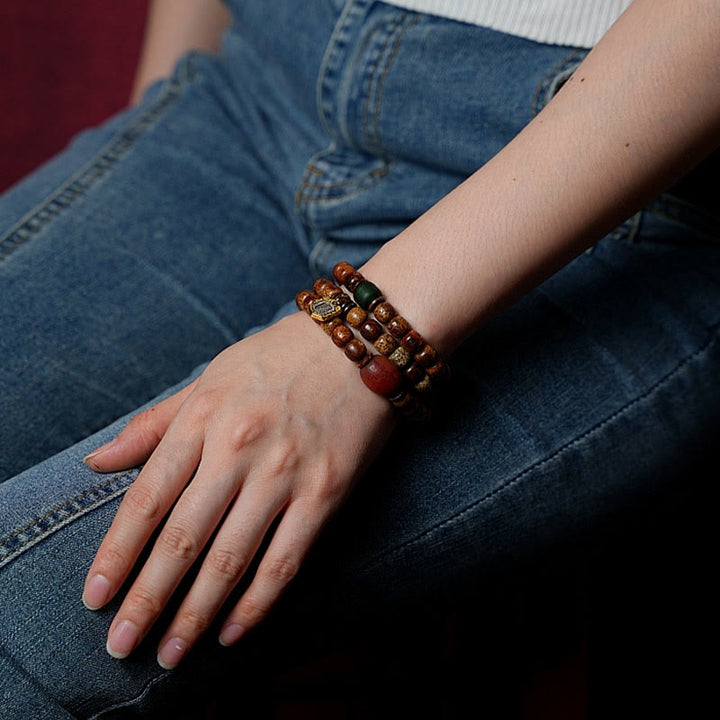 Achat Bodhi Armband am Handgelenk getragen warme Natursteine elastisch