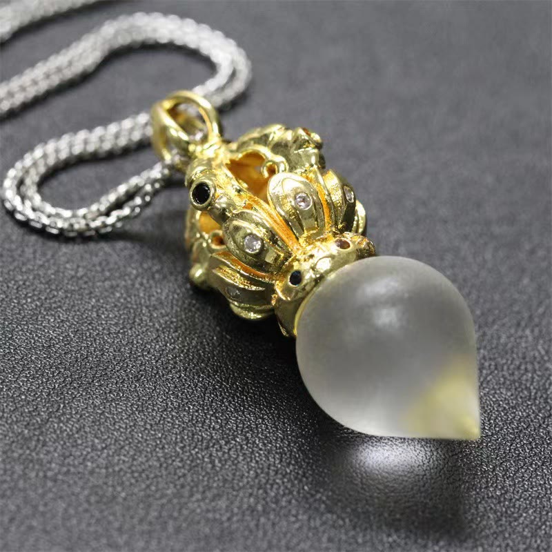 Kette Liuli-Kristall Vajra Lotus Tibet Stärke goldener Anhänger