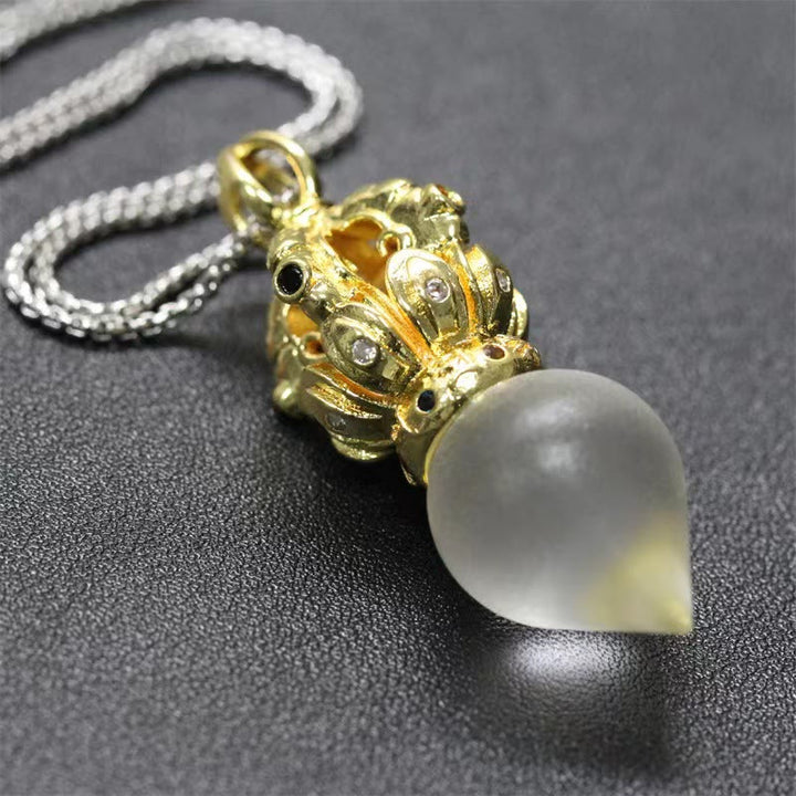 Kette Liuli-Kristall Vajra Lotus Tibet Stärke goldener Anhänger
