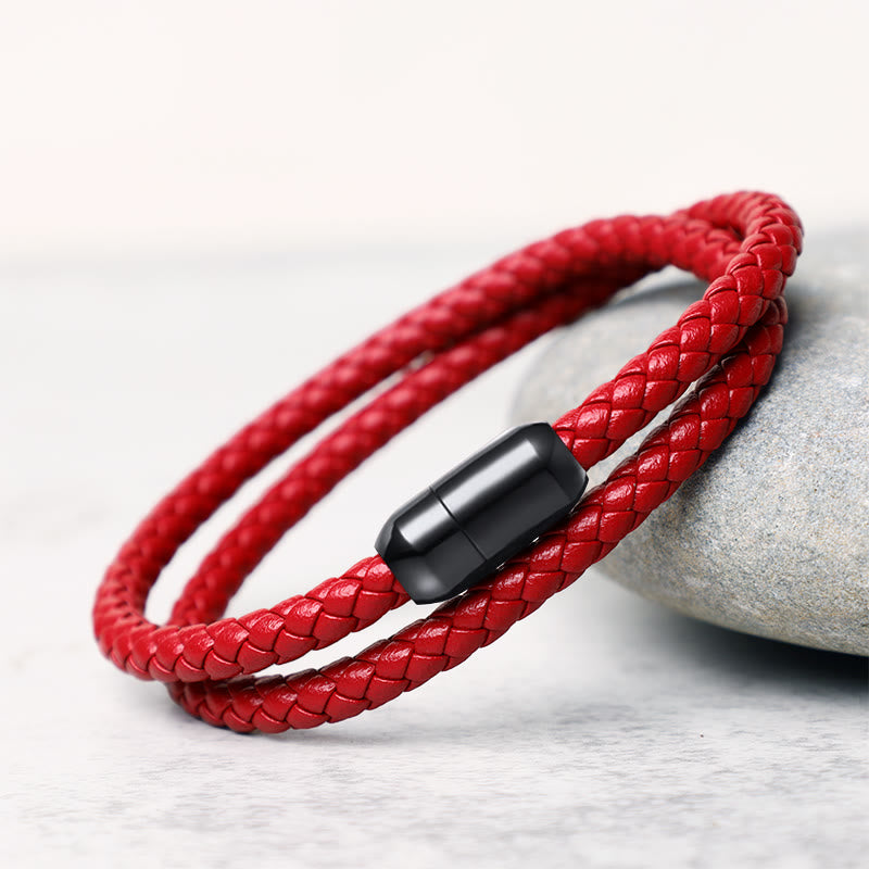 Rotes Lederarmband magnetisch mit schwarzer Schließe Flat Lay