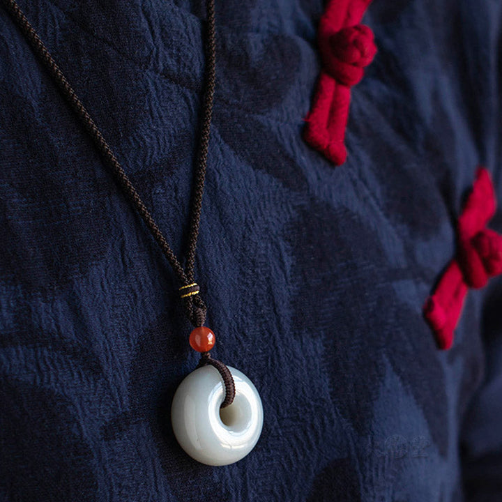 Jade Anhänger Kette weiß Donut Naturstein chinesisch