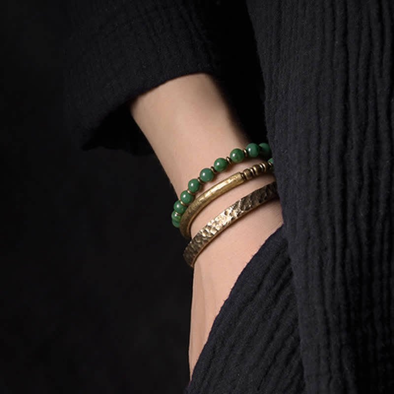 Grünes Armband Kupfer – Wohlstand mit Metallbändern elegant kombiniert