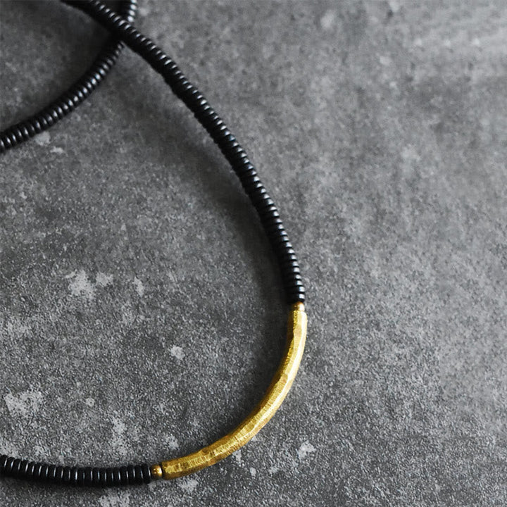 Armband Kupfer Ebenholz – Balance schwarze Perlen goldenes Element