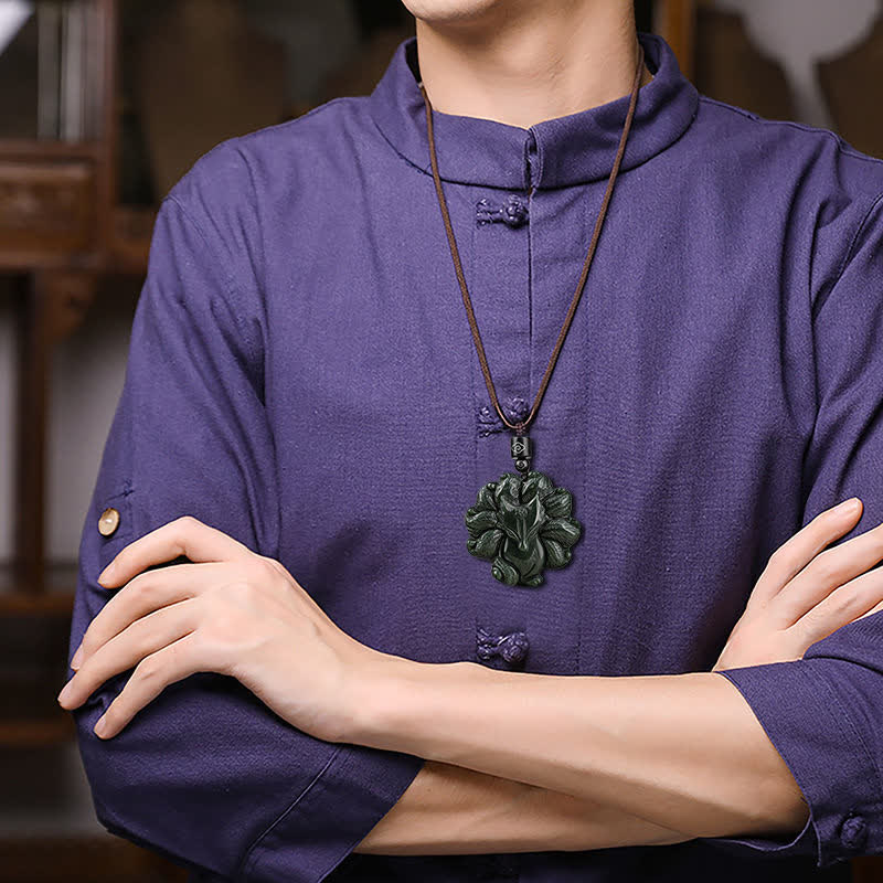 Kette Hetian Jade Neunschweif-Fuchs Glück dunkelgrün Anhänger
