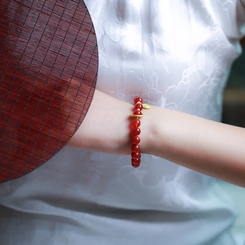 Armband Roter Achat – Segen am Handgelenk getragen rote Natursteinperlen