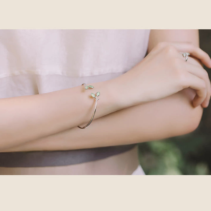 Silbernes Armband Blatt Katzenauge elegante Handgelenk Damenschmuck elegant.