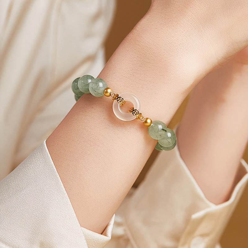 Armband 925 Silber Chalcedon Frieden Mut grüne Perlen Handgelenk getragen