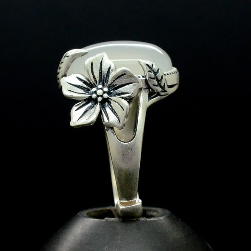 Ring Chalcedon Pflaumenblüte – Positivität & Harmonie silberner Blütenring elegant
