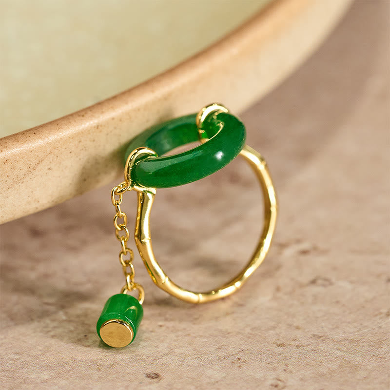 Ring Grüner Chalcedon Schnalle goldene Fassung Fengshui Kraft Stärke Schutz