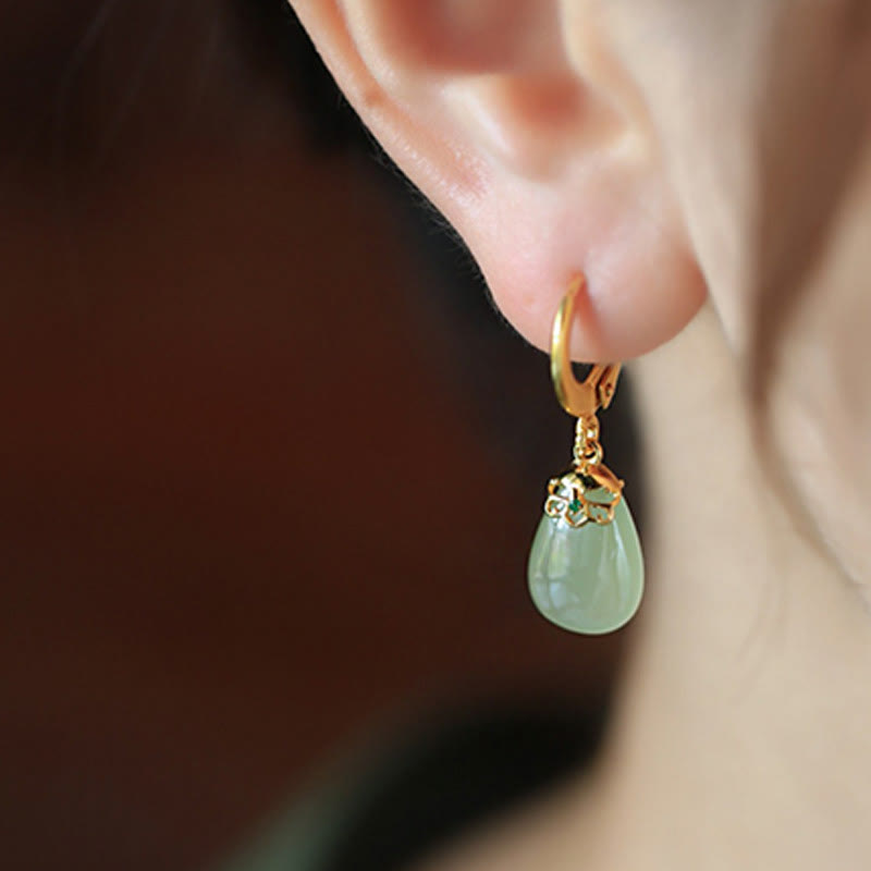 Ohrringe Grüner Chalcedon Tropfen – Stärke getragen Boho Schmuck spirituell Ohrhänger