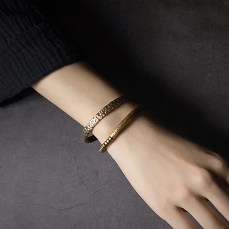 Armband Kupfer – Balance & Balance elegant am Handgelenk getragen