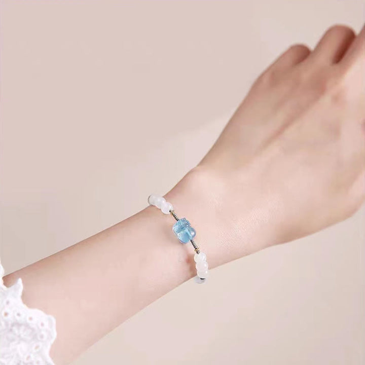 Armband Weiße Jade Aquamarin Pixiu Heilung elastisch am Handgelenk getragen