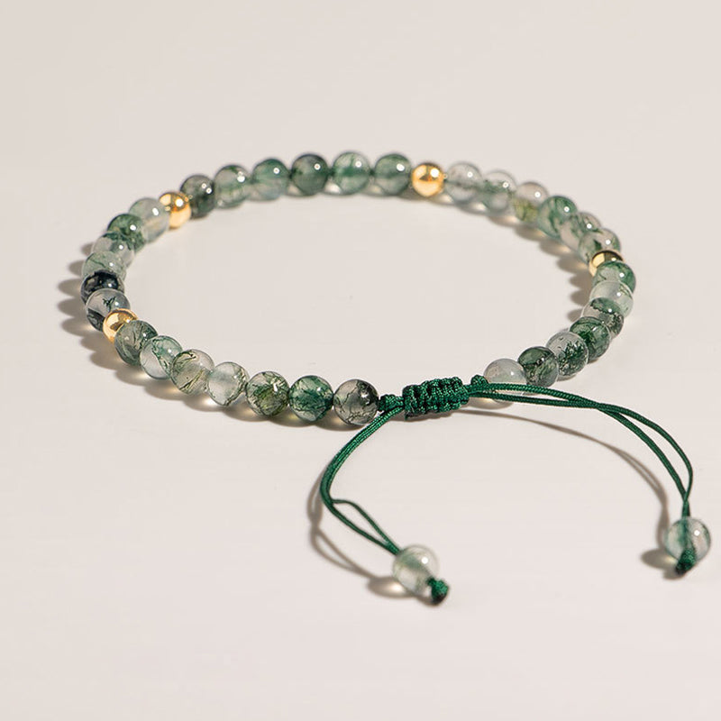 Grünes Achat Armband mit Goldperlen und Makramee Verschluss elastisch