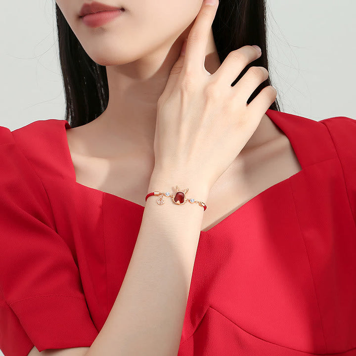 Rotachat Armband Hase Fu-Charakter Glücksbringer rot