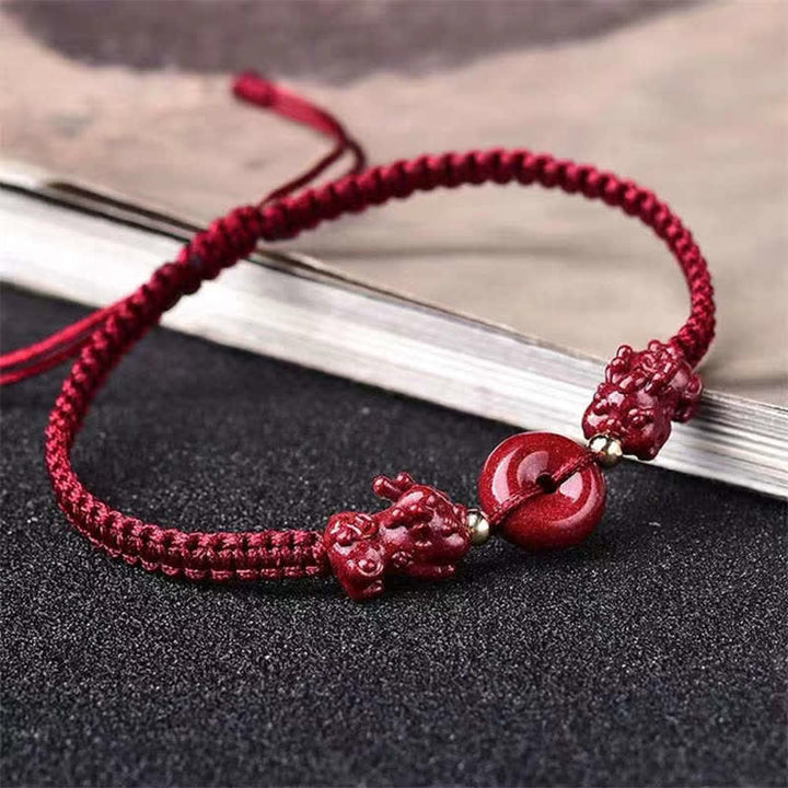Rotes Armband Zinnober Kupfer Pixiu elastisch am Handgelenk getragen Segen