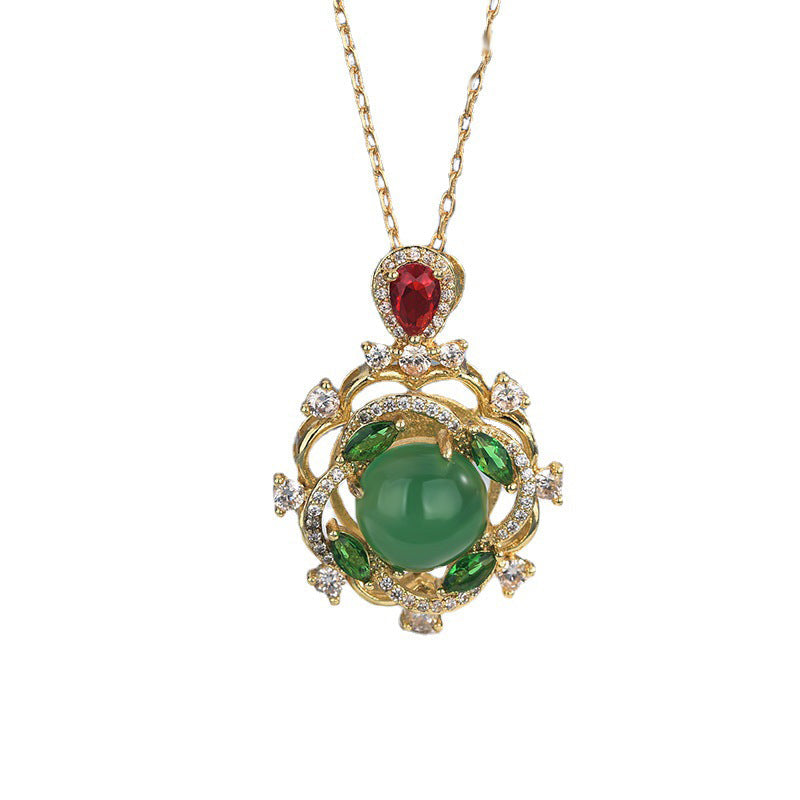 Kette Jade grün Kristall Rubin Anhänger Glück elegant getragen