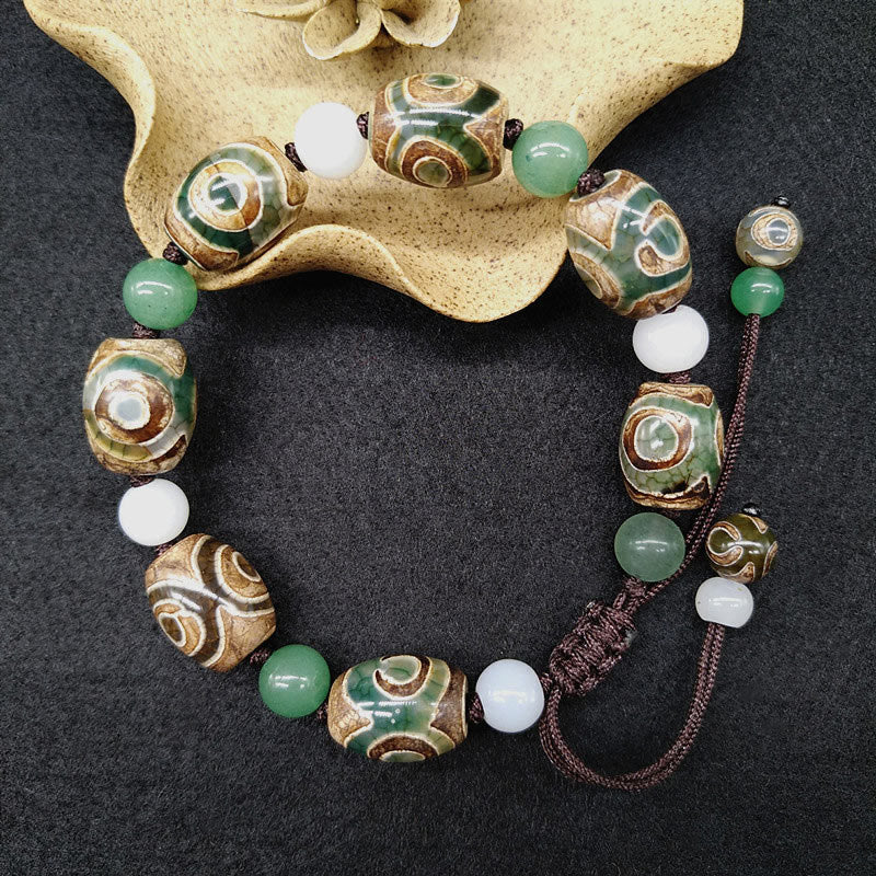 Armband Dzi Perle Schutz Glück grüne weiße Perlen Naturstein