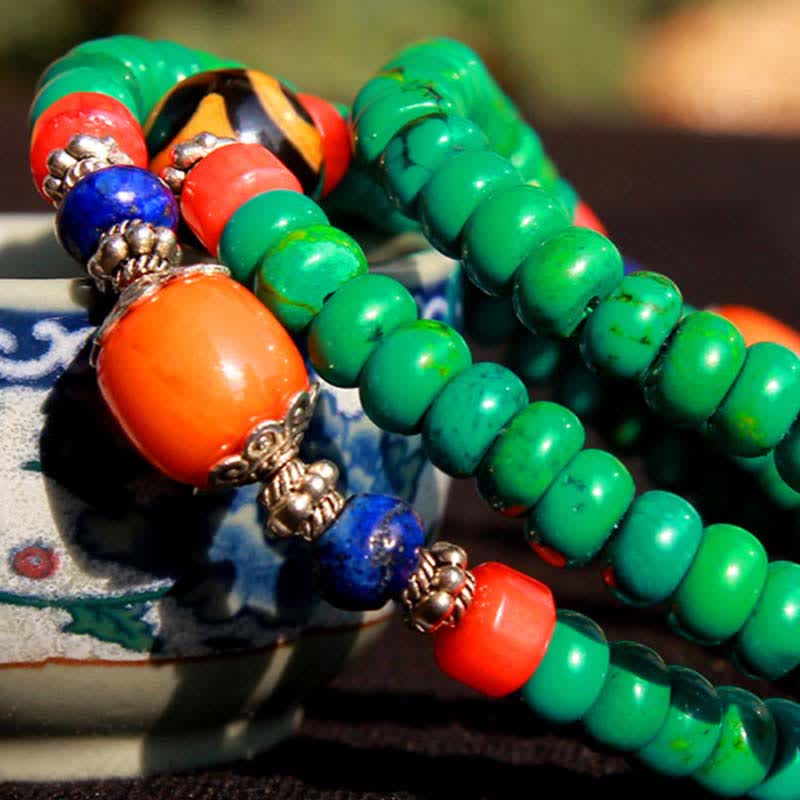 Mala 108 Perlen Armband grüne Perlen Naturstein elastisch getragen