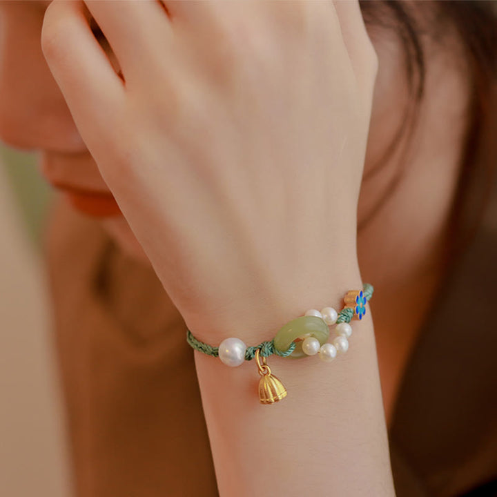 Armband Perle Jade Glück Frieden Energie grünes Naturstein elastisch getragen