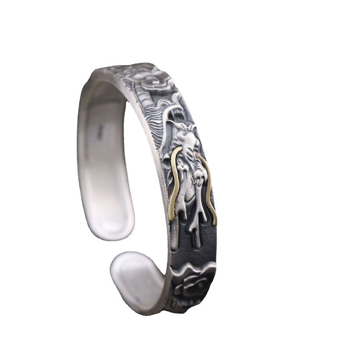 Armband 925 Silber Drachen mit detaillierter Gravur elegant getragen