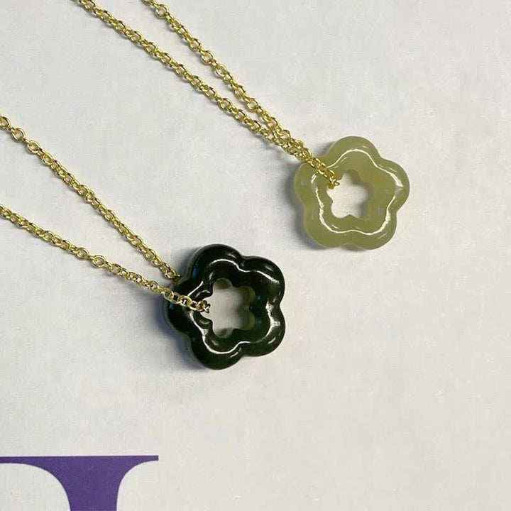 Jade Blume Kette mit grünem und schwarzem Blumenanhänger Goldkette