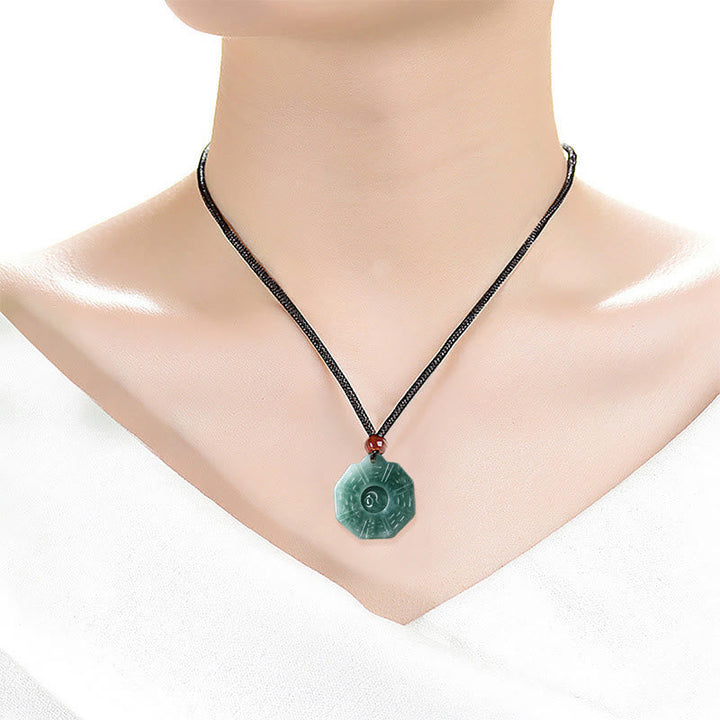 Jade Bagua Yin Yang Kette Naturstein Anhänger grün