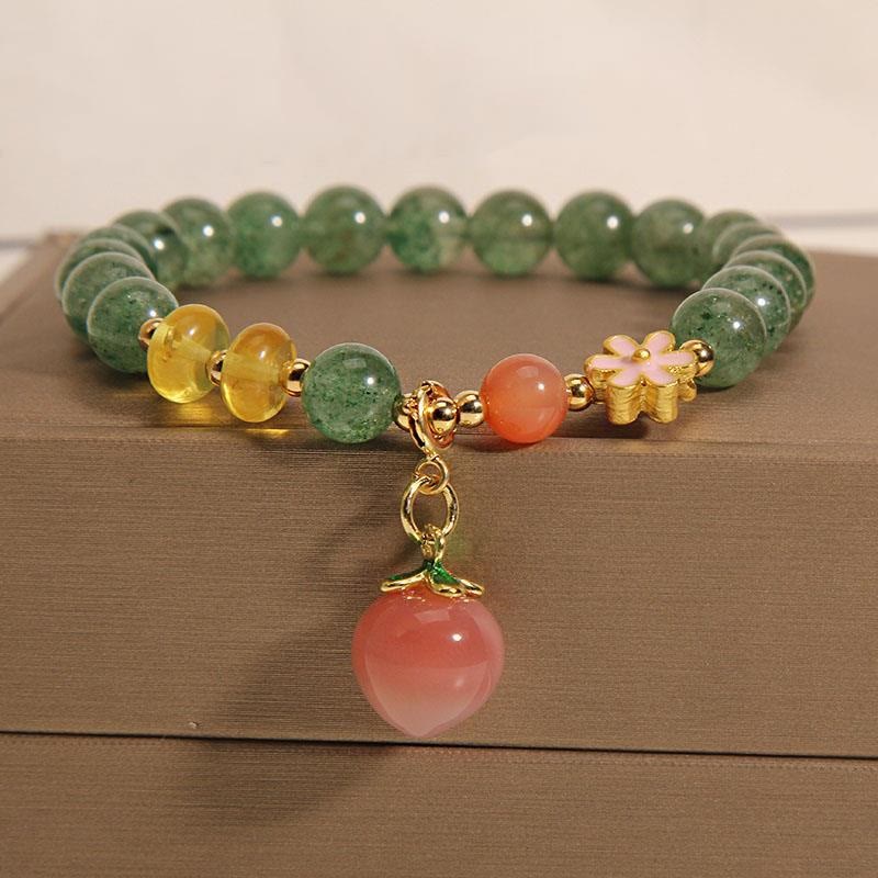 Armband Erdbeerquarz – Liebe mit grünem Stein und goldenem Anhänger