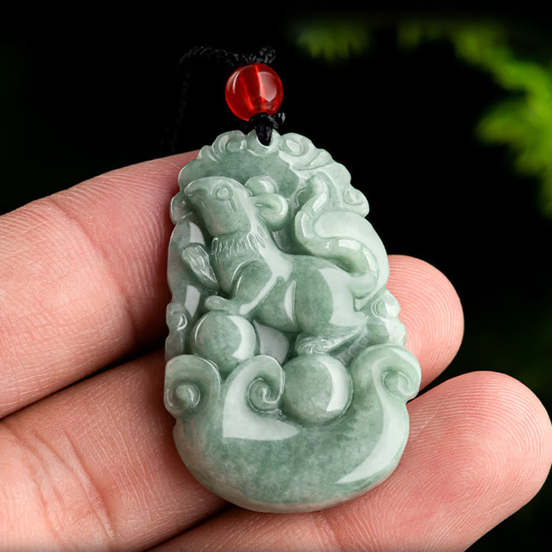 Jade Anhänger Tierkreis Motiv grüner Naturstein Glücksbringer Kette
