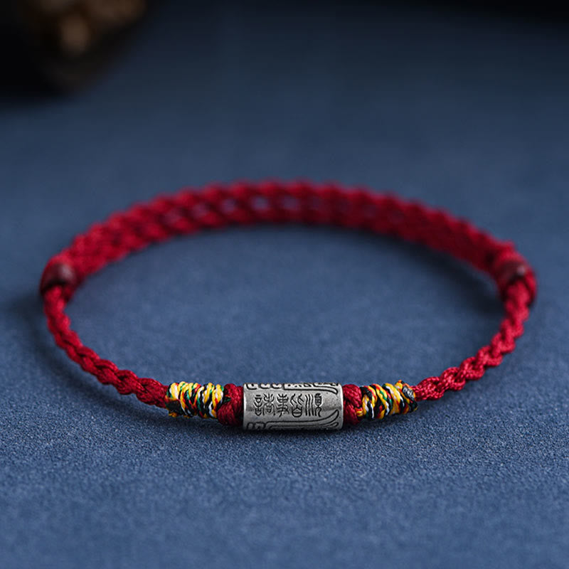 Rotes Armband 925 Silber mit Schutz Stärke Amulett Nahaufnahme