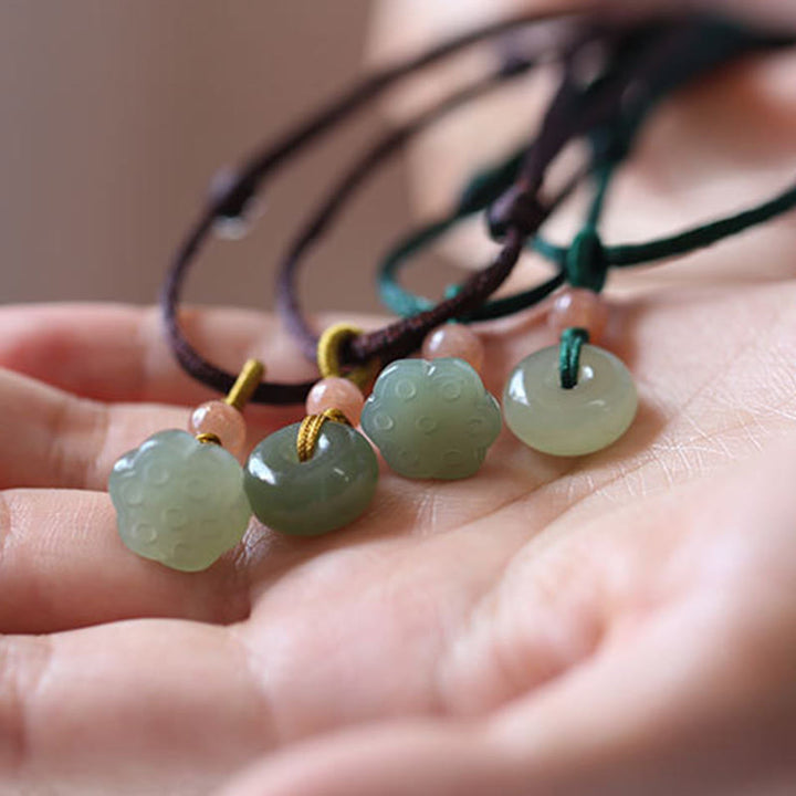 Jade Anhänger Lotusblüte Glück Naturstein Kette