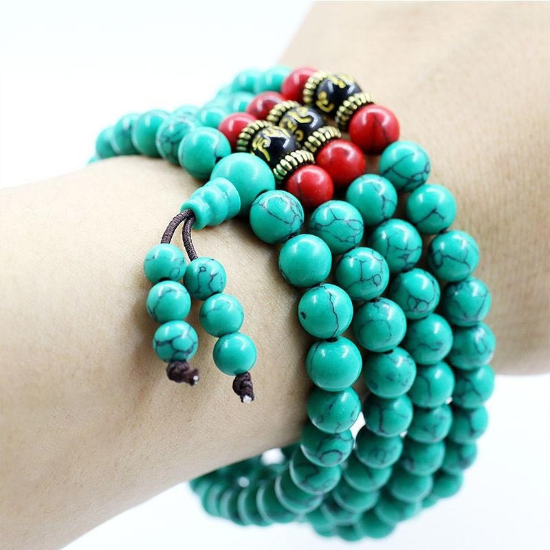 Mala Türkis – Energie Armband mit natürlichen Türkissteinen am Handgelenk