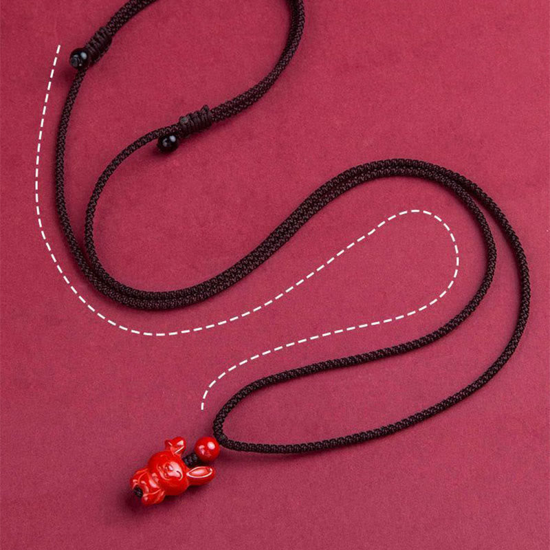 Schwarze Kette mit Zinnober Pferd Anhänger Chinesischer Zodiak Segen