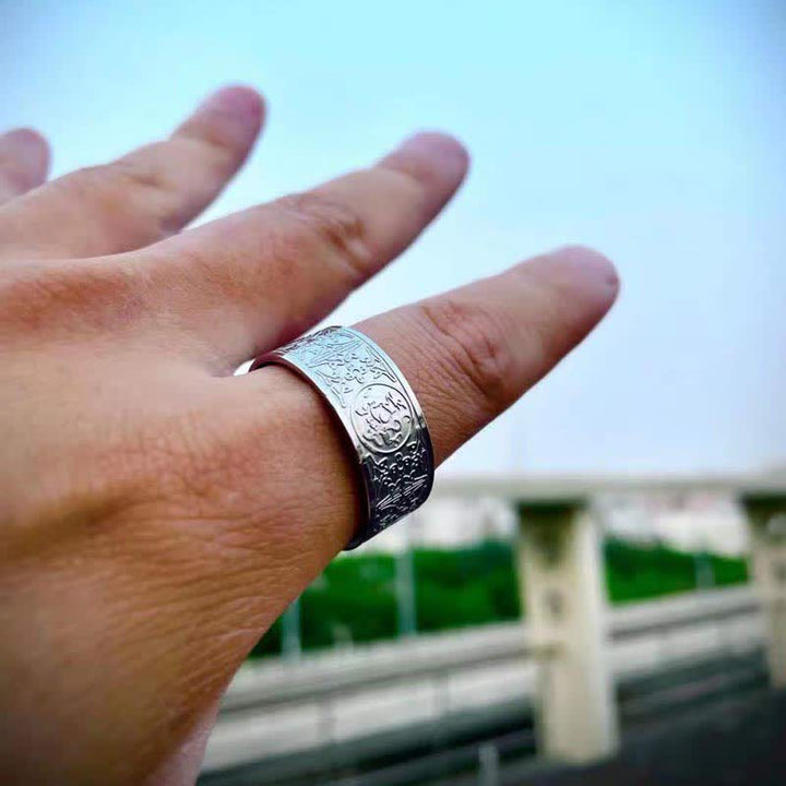 Silberner Drachen Ring Basalt getragen Erfolg Glück Fingerring