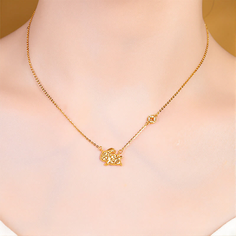 Goldene Anhänger Kette Pferd Münze Chinesischer Zodiak am Hals