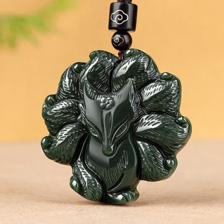 Kette Hetian Jade Neunschweif-Fuchs Glück dunkelgrün Anhänger