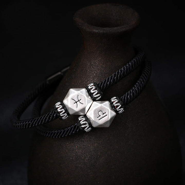 Hexagon-Silber-Armband mit Schutz-Symbolen schwarzer Kordel elegant