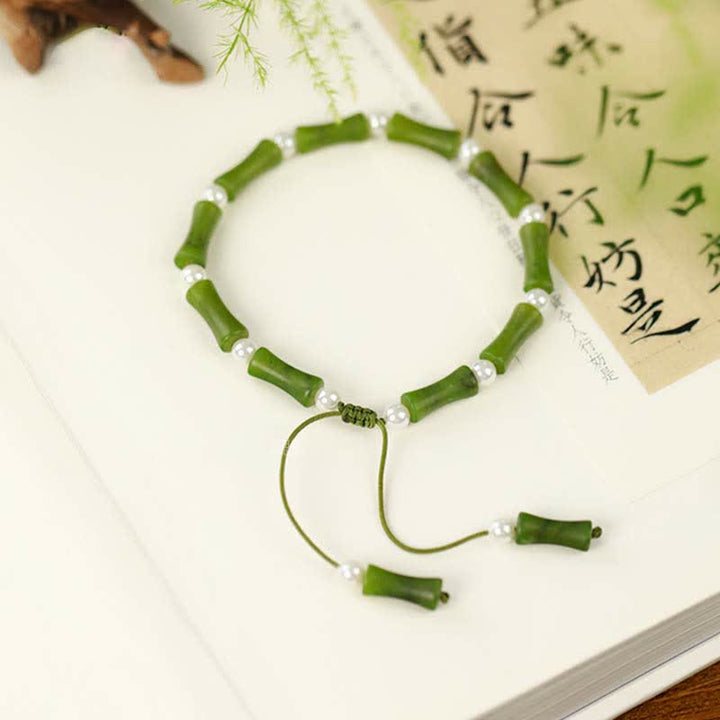 Armband Bambus – Liebe & Frieden grünes Perlenarmband mit weißen Akzenten elastisch