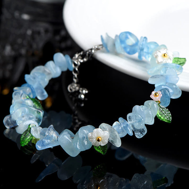 Armband Erdbeerquarz Aquamarin mit Blüten und Blättern zartes Schmuck Handgelenk