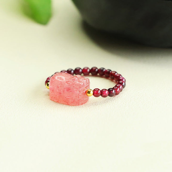 Pixiu Ring mit Granat und Erdbeerquarz für Schutz und Glück