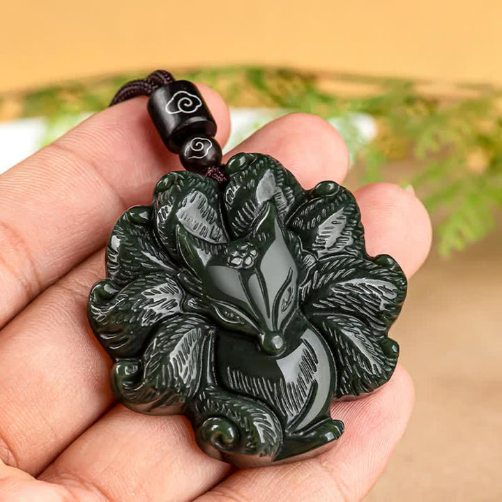 Kette Hetian Jade Neunschweif-Fuchs Glück dunkelgrün Anhänger